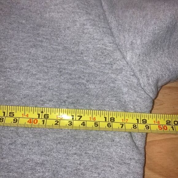 Soulcycle, Gray Long Sleeve Cropped Distressed Sweatshirt Skull Logo Women’s XS - Picture 9 of 12